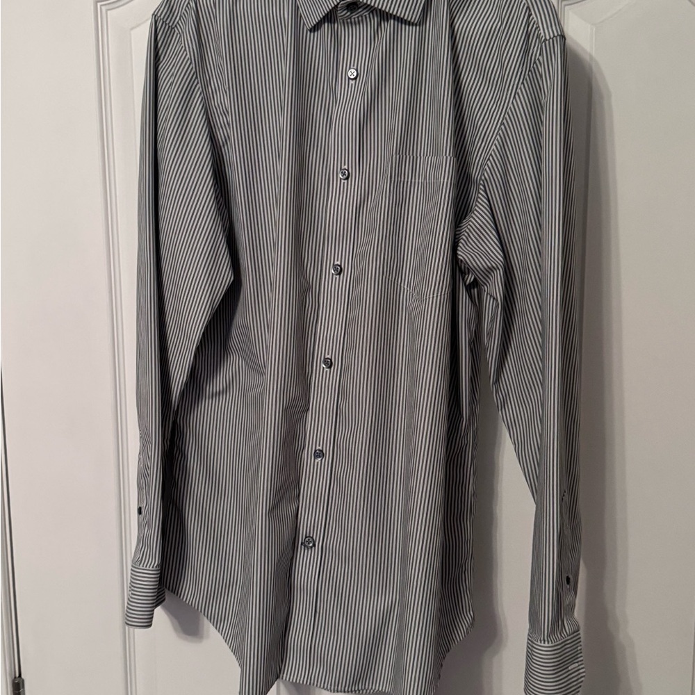 ✨ HOST PICK ✨ Banana Republic Men's Black White Pinstripe Dress Shirt 16.5 🖤👔